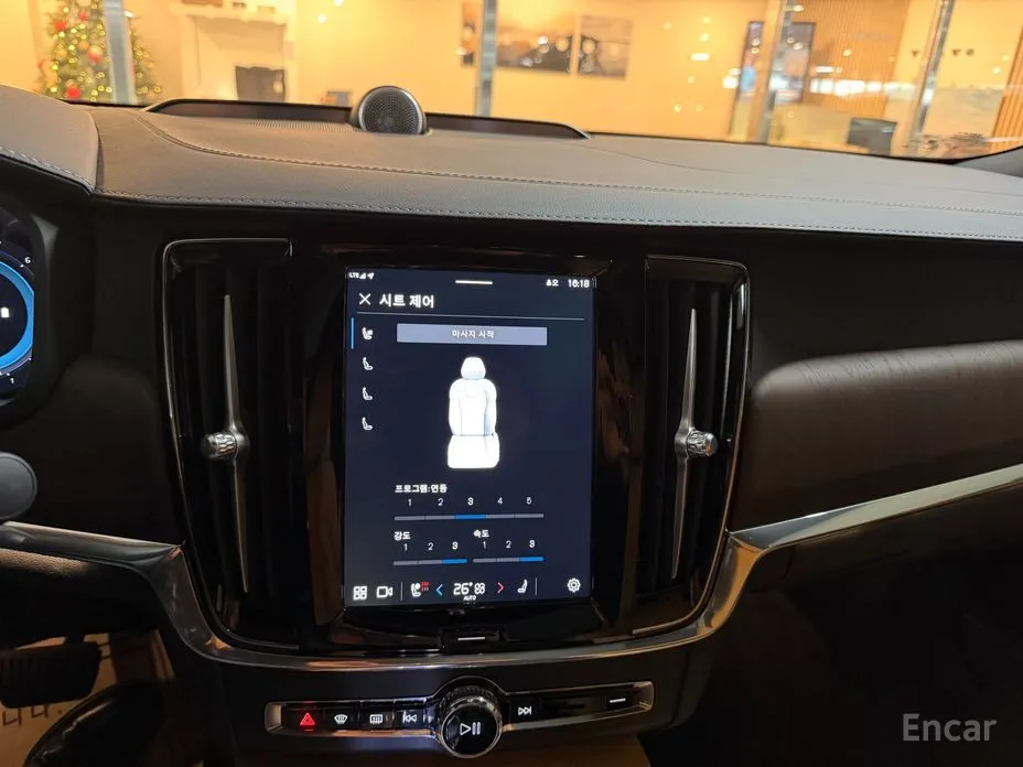 Фото 15 - Volvo S90