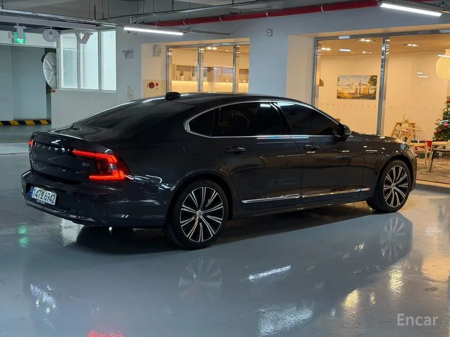 Фото 2 - Volvo S90
