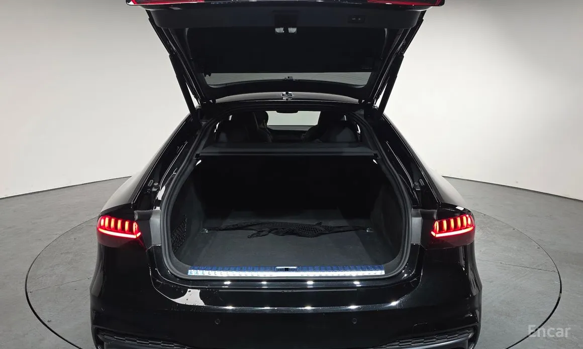 Фото 20 - Audi S7