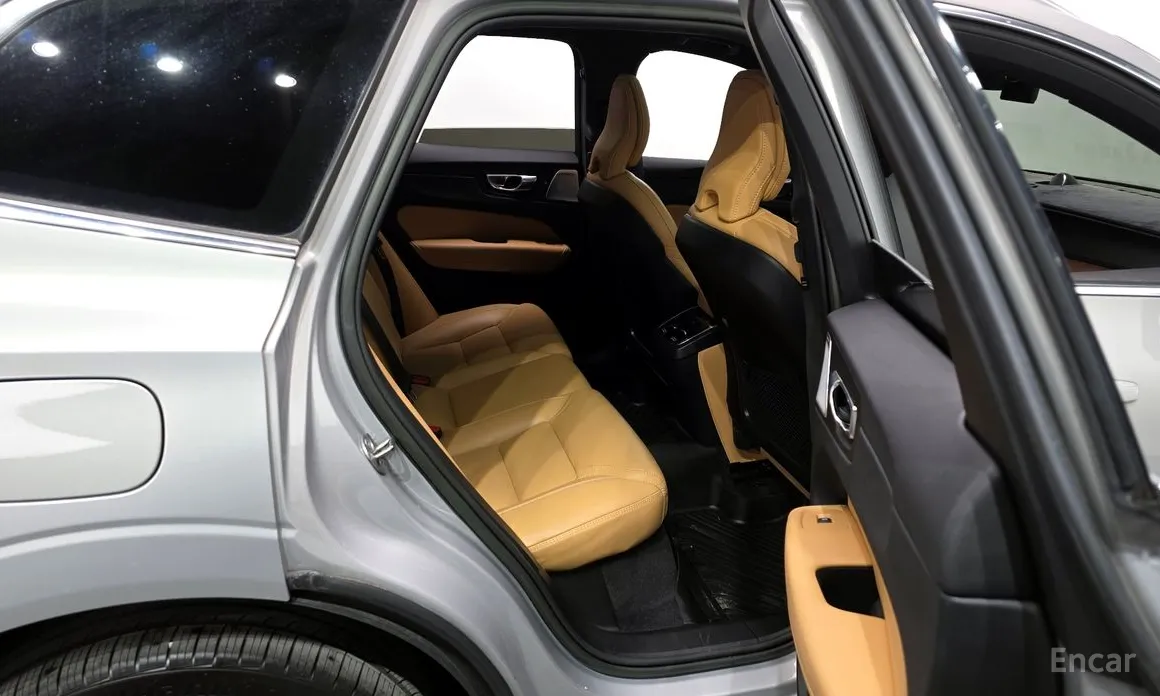 Фото 13 - Volvo XC60