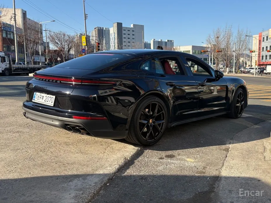 Фото 2 - Porsche Panamera