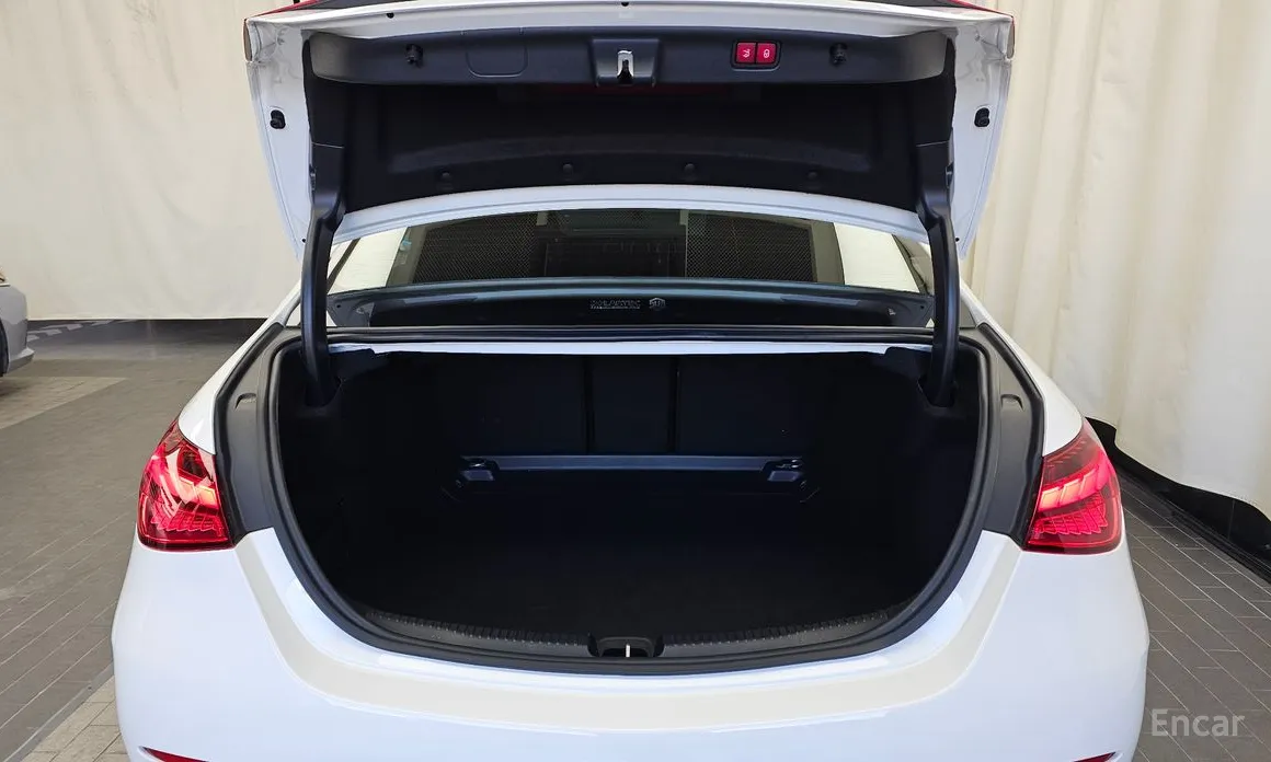 Фото 20 - Mercedes-Benz C-Class