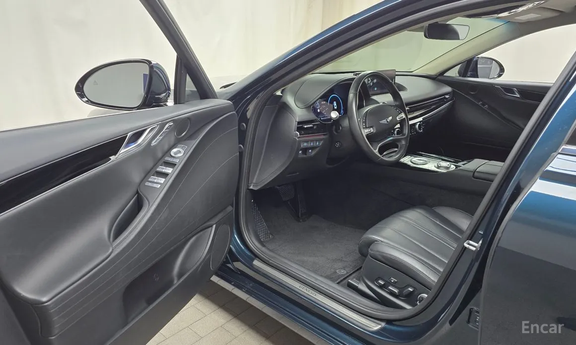 Фото 10 - Genesis G80