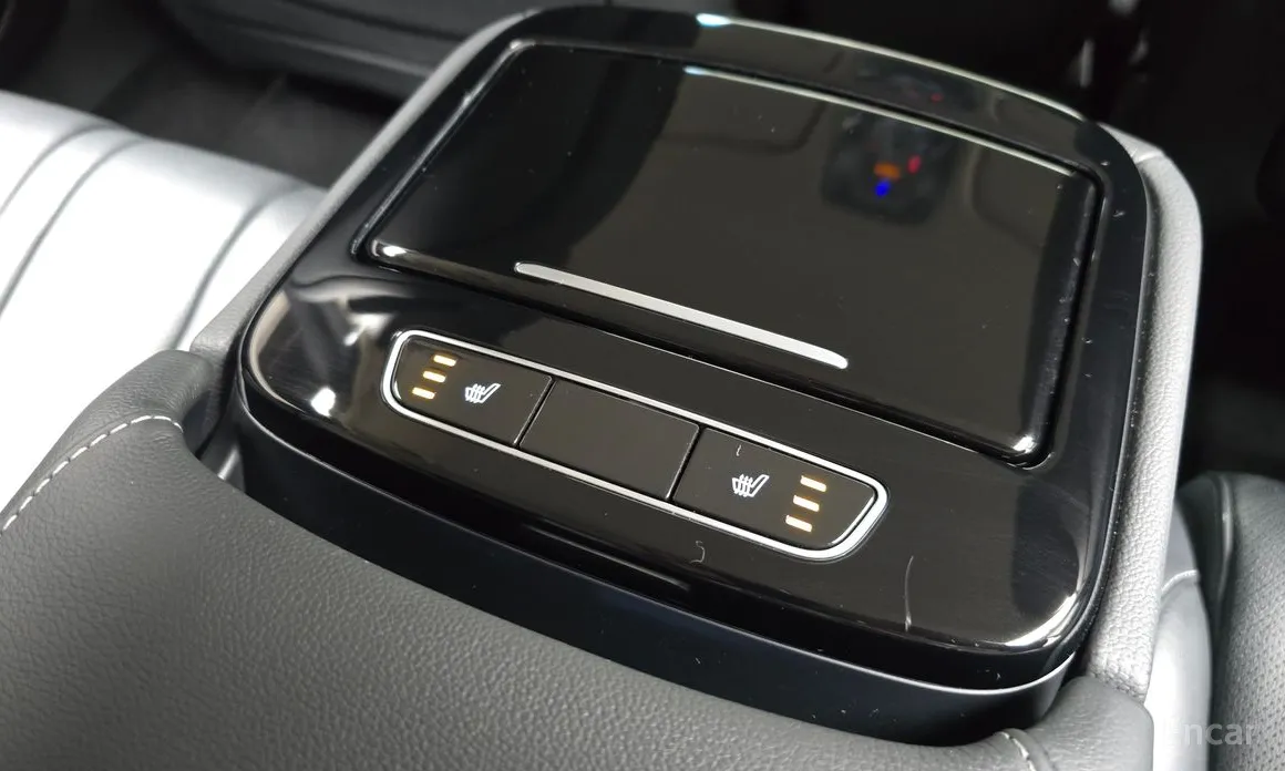 Фото 19 - Genesis G80