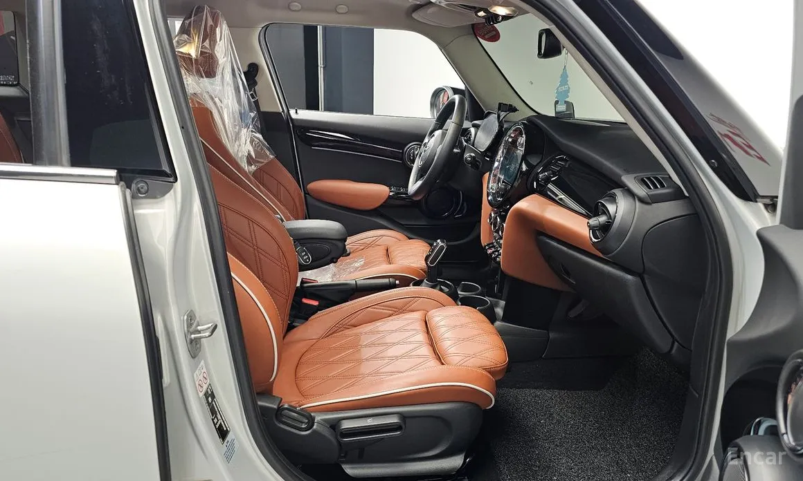 Фото 11 - Mini Cooper