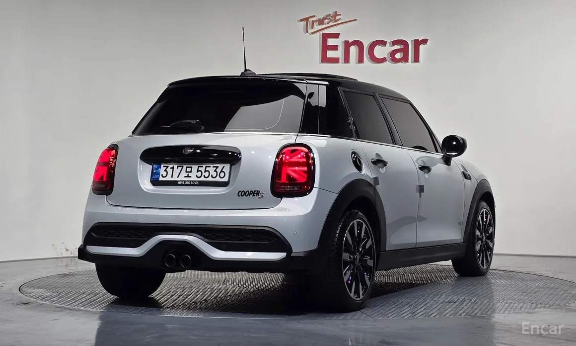 Фото 2 - Mini Cooper