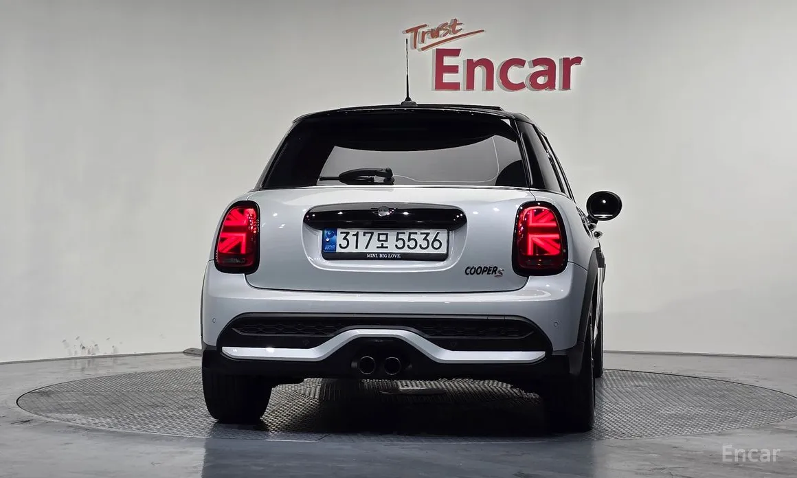 Фото 4 - Mini Cooper