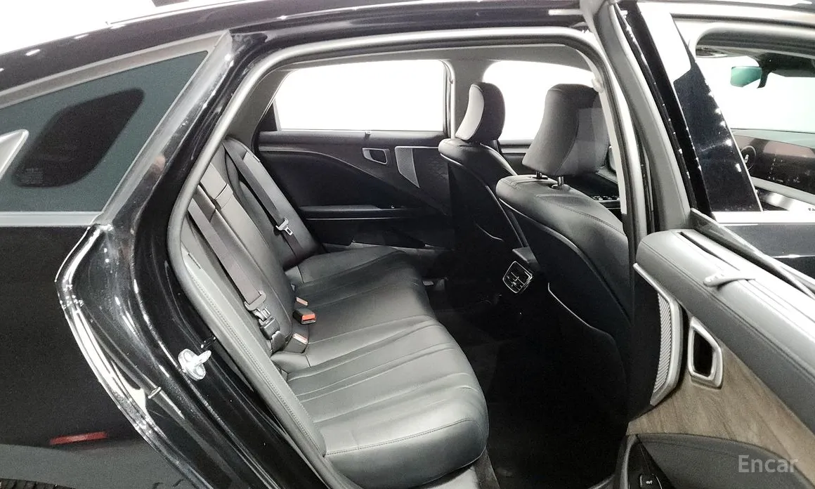 Фото 12 - Kia K8