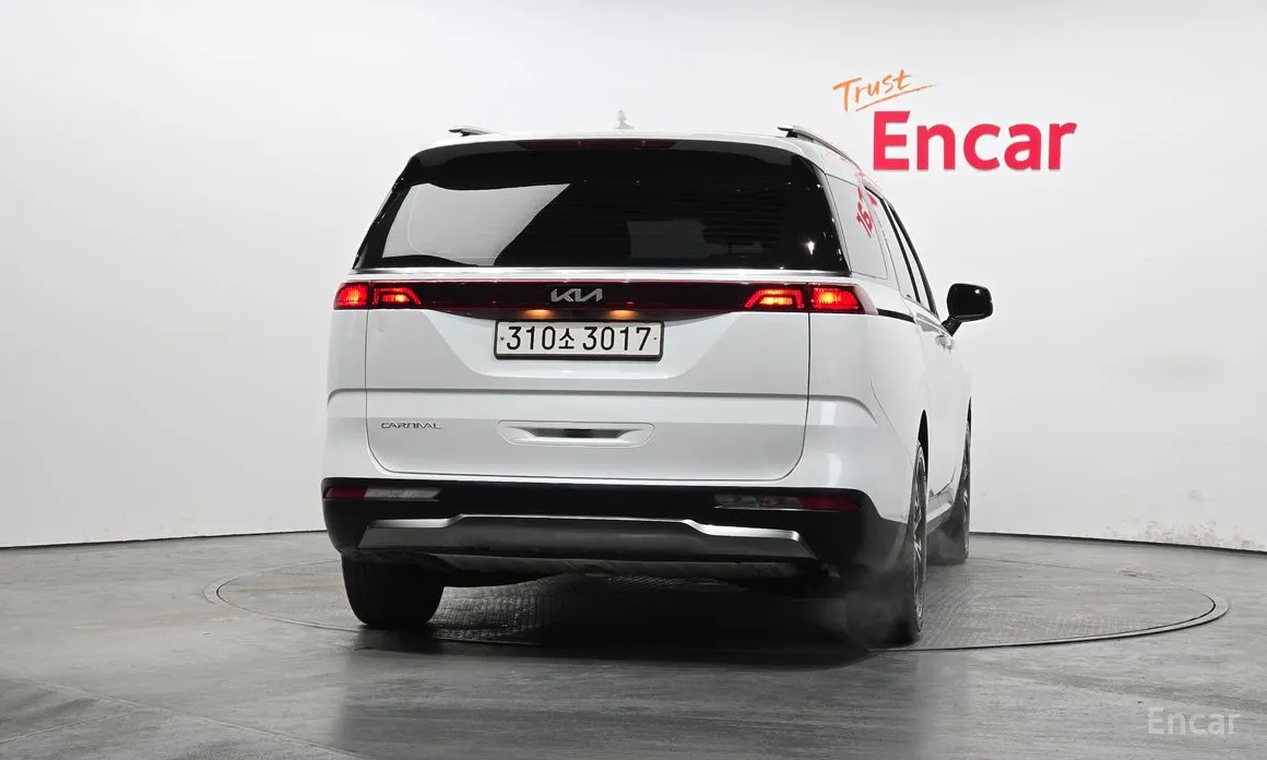 Фото 4 - Kia Carnival