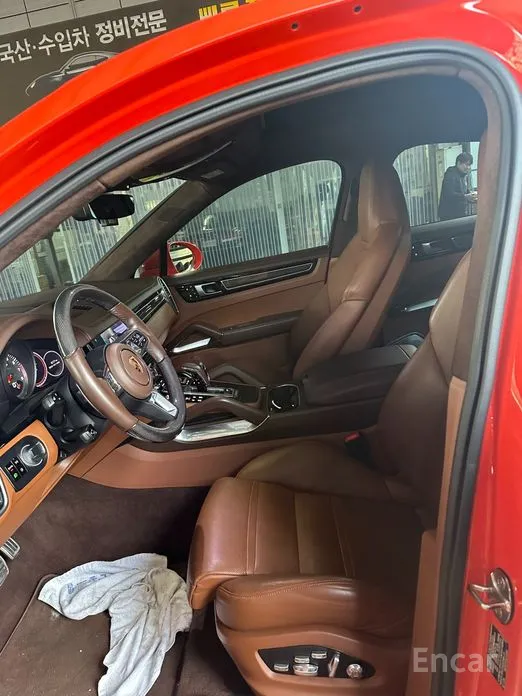 Фото 9 - Porsche Cayenne