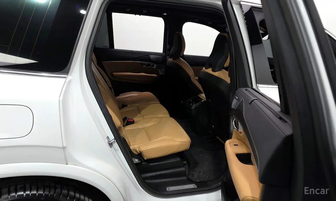 Фото 12 - Volvo XC90