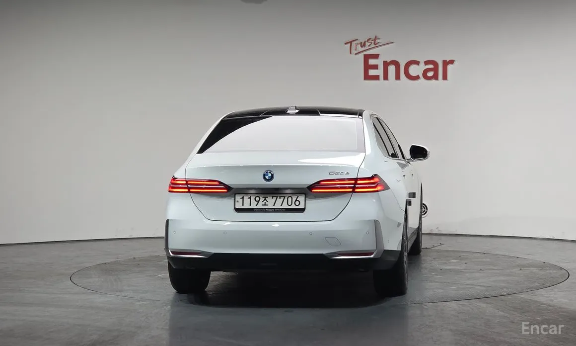 Фото 4 - BMW 5 Series