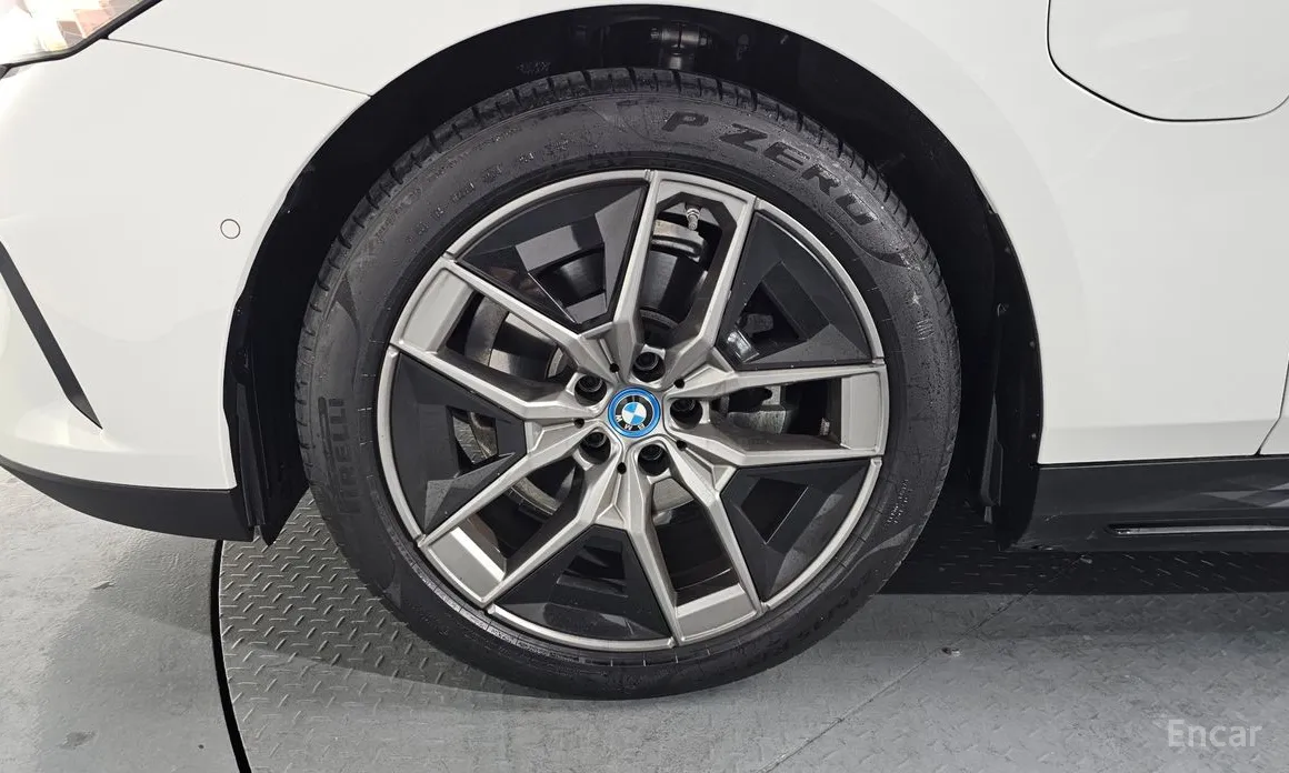 Фото 5 - BMW 5 Series