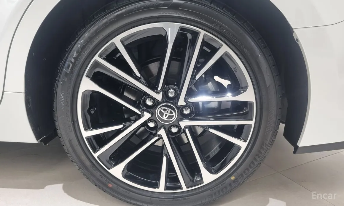 Фото 5 - Toyota Camry