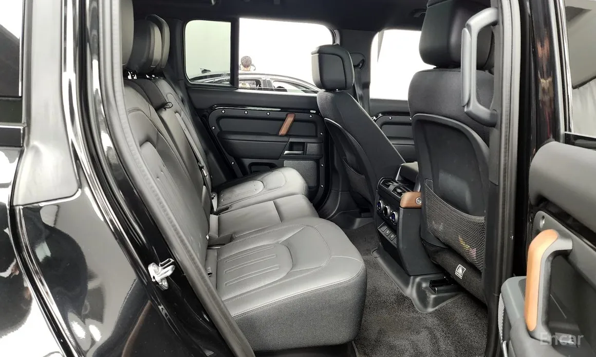 Фото 12 - Land Rover Defender