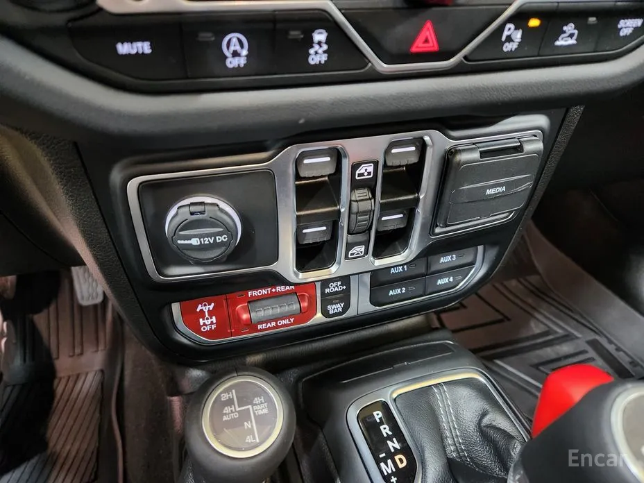 Фото 13 - Jeep Wrangler