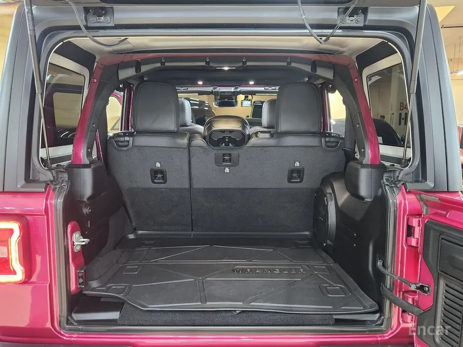 Фото 19 - Jeep Wrangler