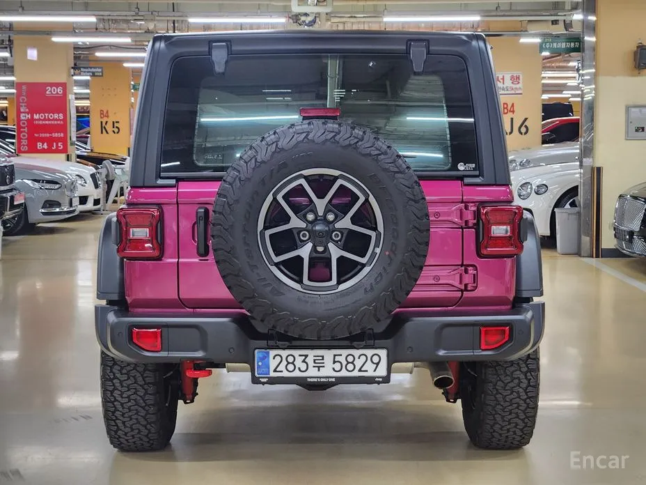 Фото 2 - Jeep Wrangler