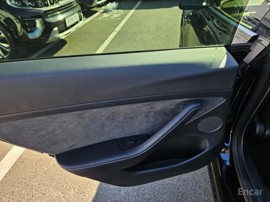 Фото 18 - Tesla Model 3