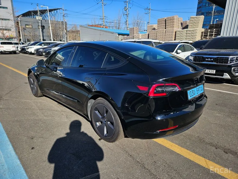 Фото 4 - Tesla Model 3