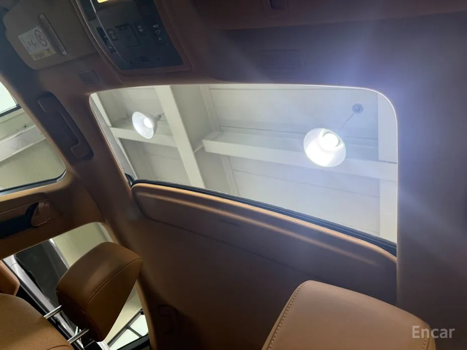 Фото 16 - Lexus ES