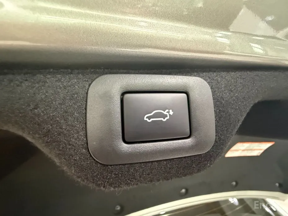 Фото 19 - Lexus ES