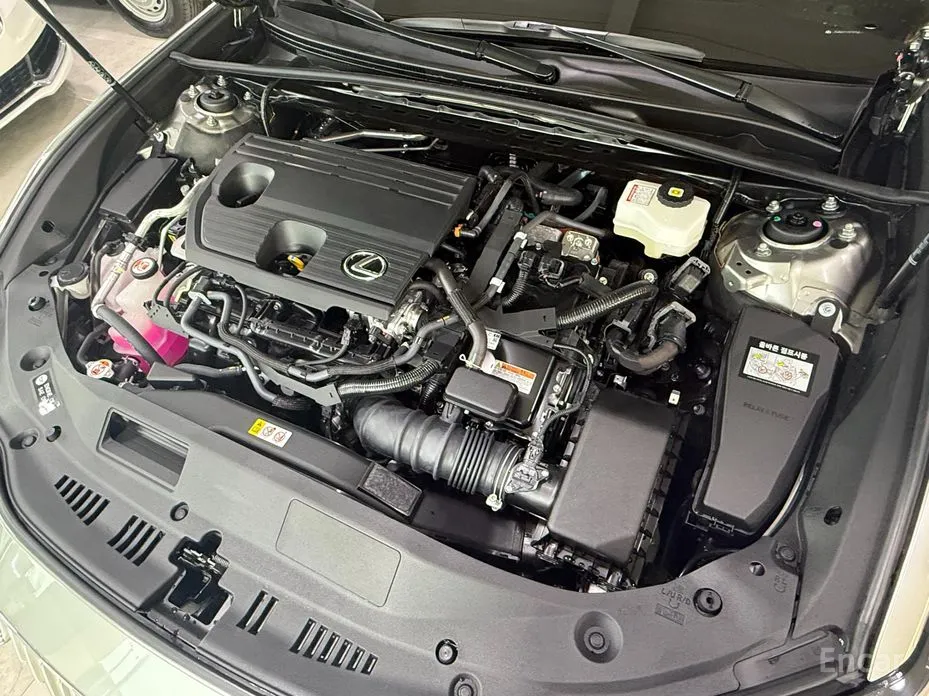 Фото 6 - Lexus ES