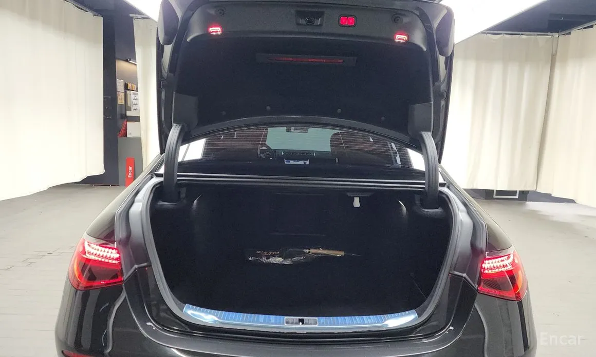 Фото 20 - Mercedes-Benz S-Class