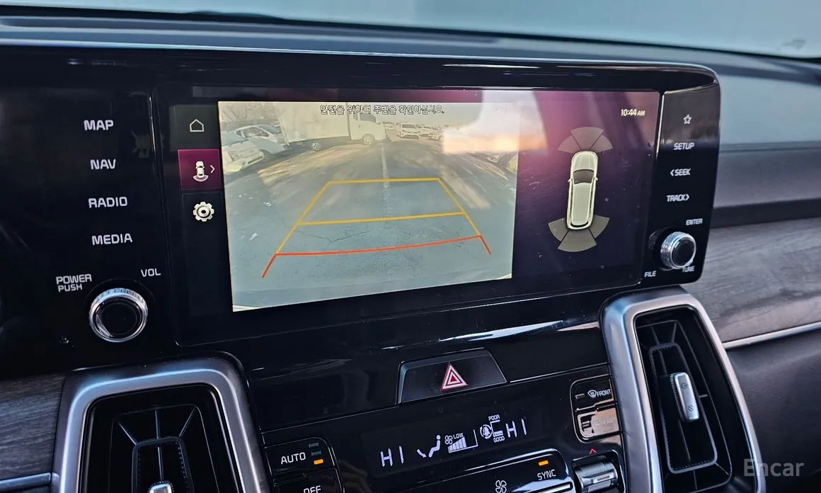 Фото 14 - Kia Sorento