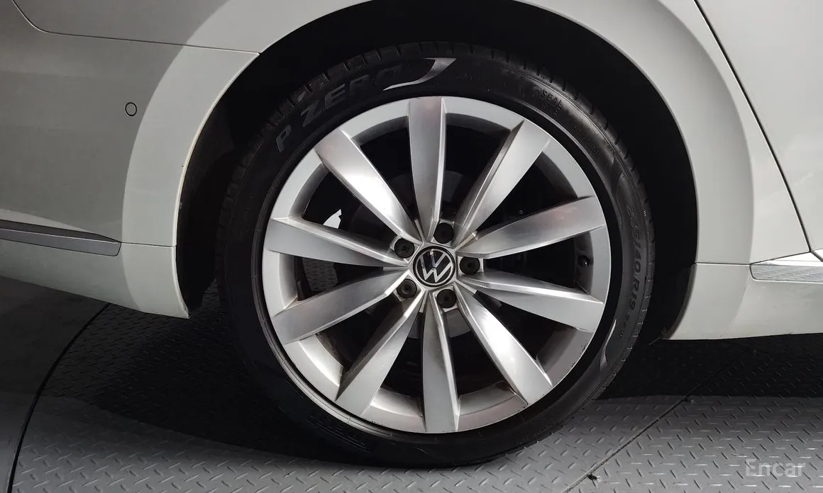 Photo 5 - Volkswagen Arteon