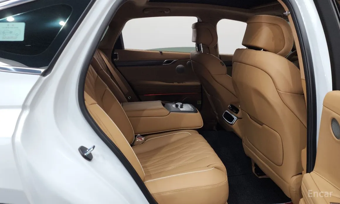 Фото 12 - Genesis G80