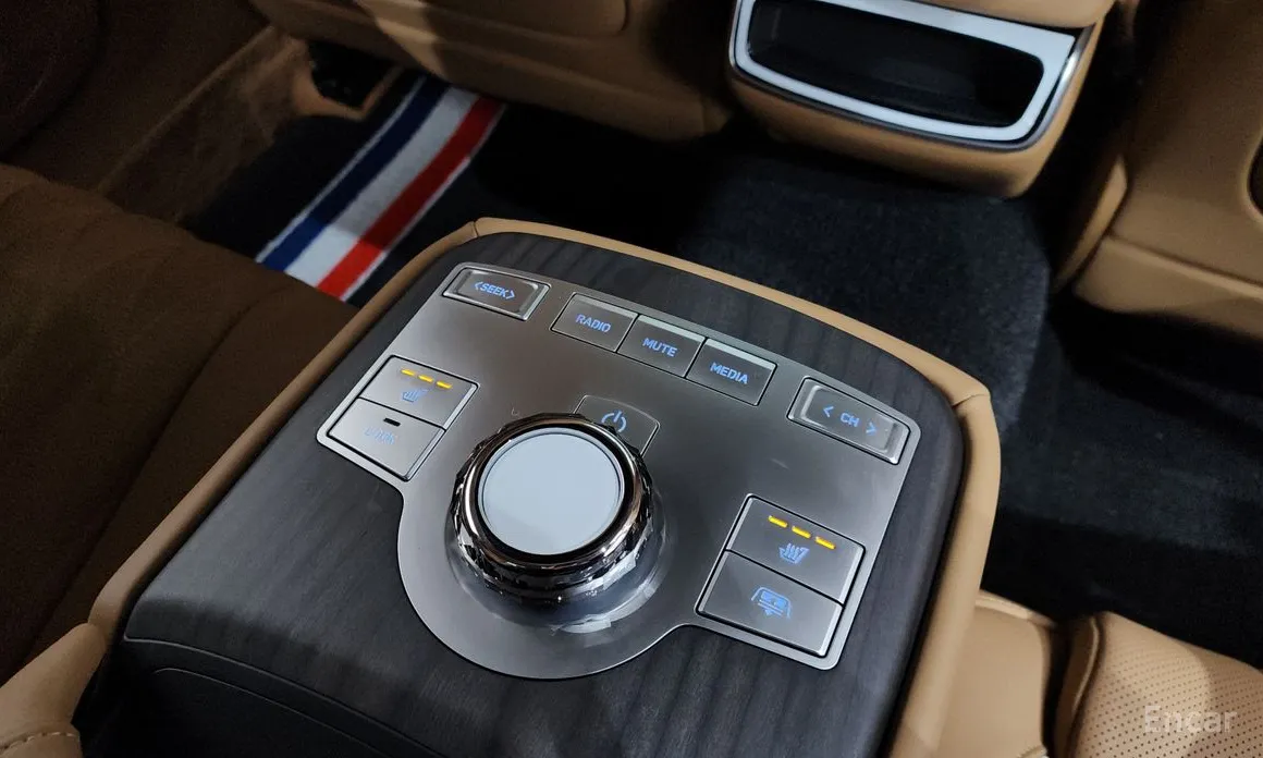 Фото 18 - Genesis G80