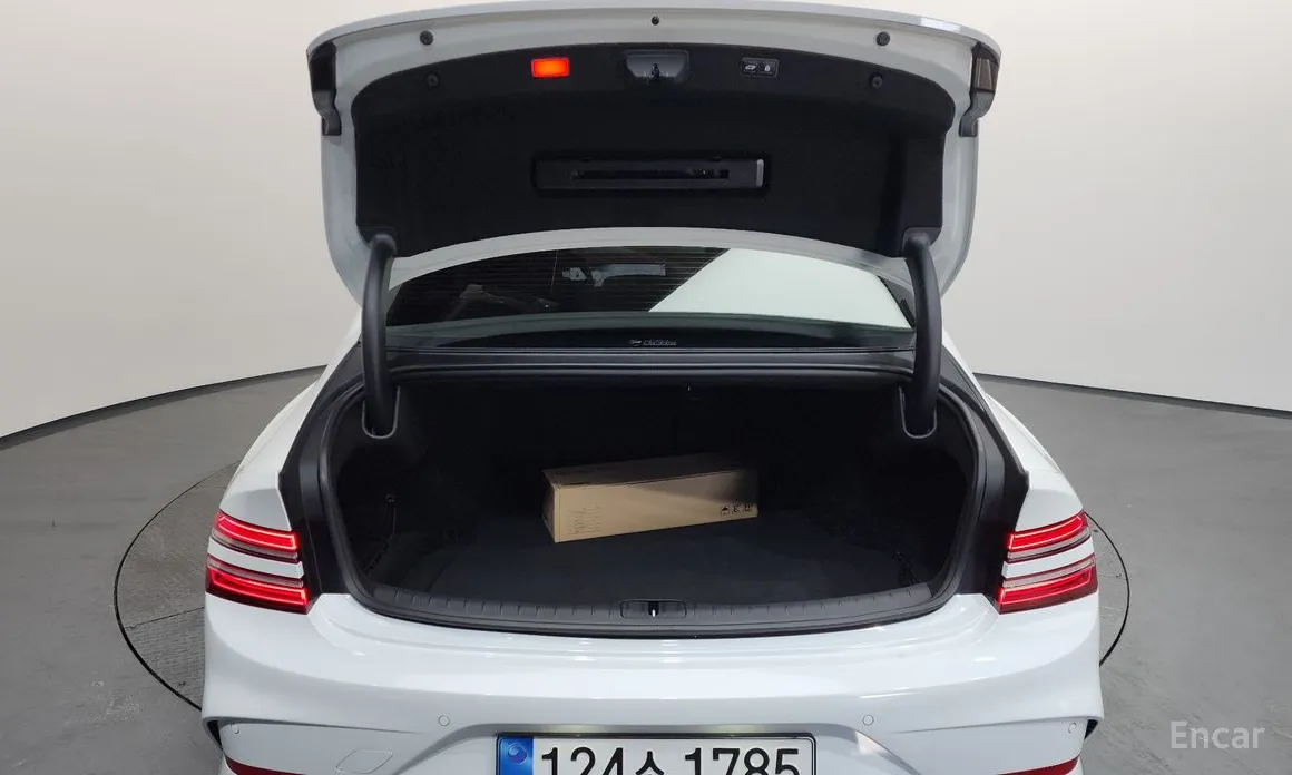 Фото 20 - Genesis G80