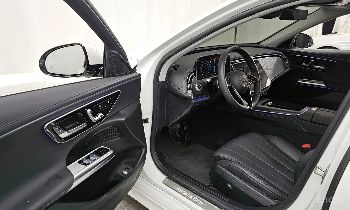 Фото 10 - Mercedes-Benz E-Class