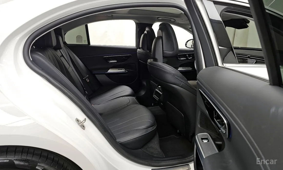 Фото 12 - Mercedes-Benz E-Class