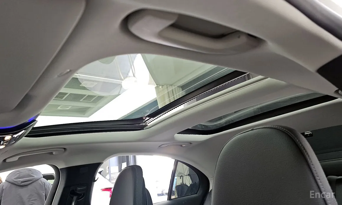 Фото 18 - Mercedes-Benz E-Class