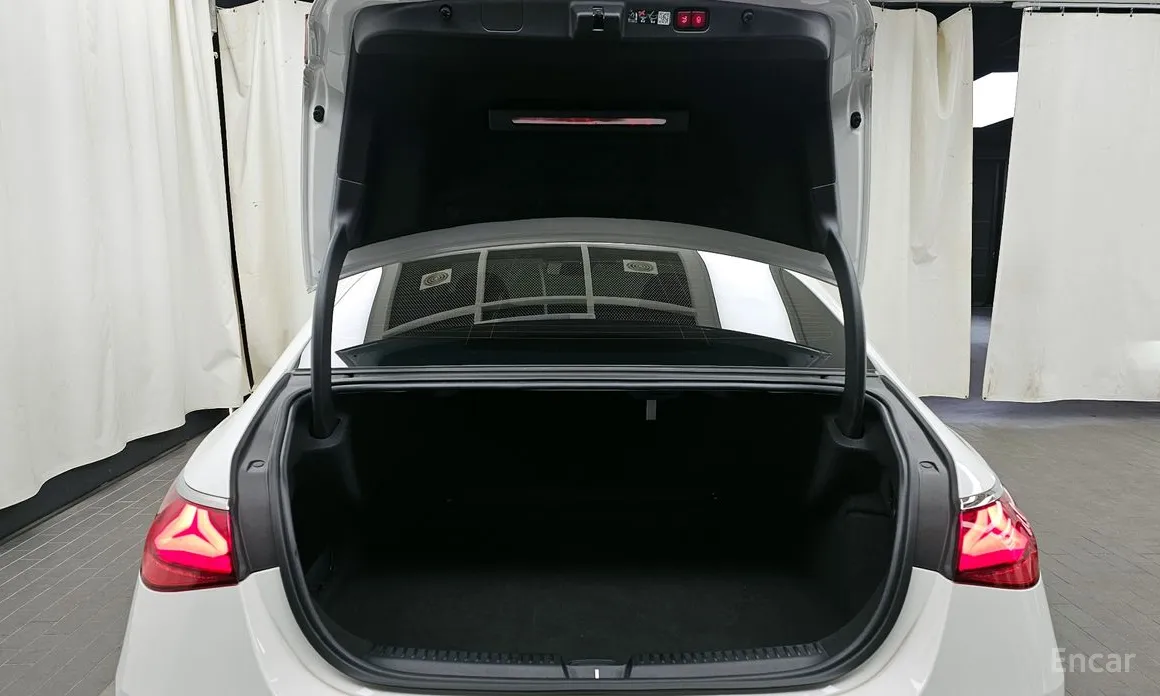 Фото 20 - Mercedes-Benz E-Class