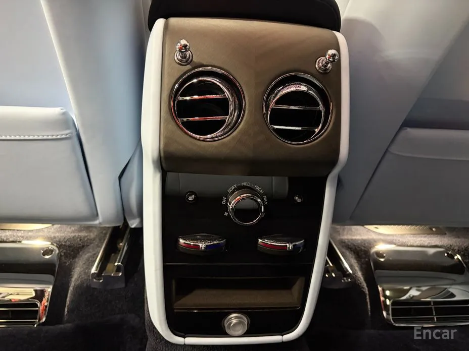 Фото 14 - Rolls-Royce Cullinan