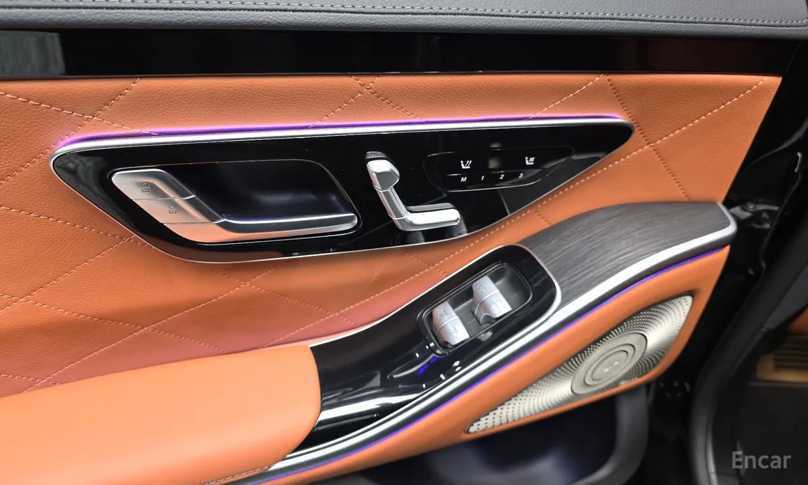 Фото 18 - Mercedes-Benz S-Class