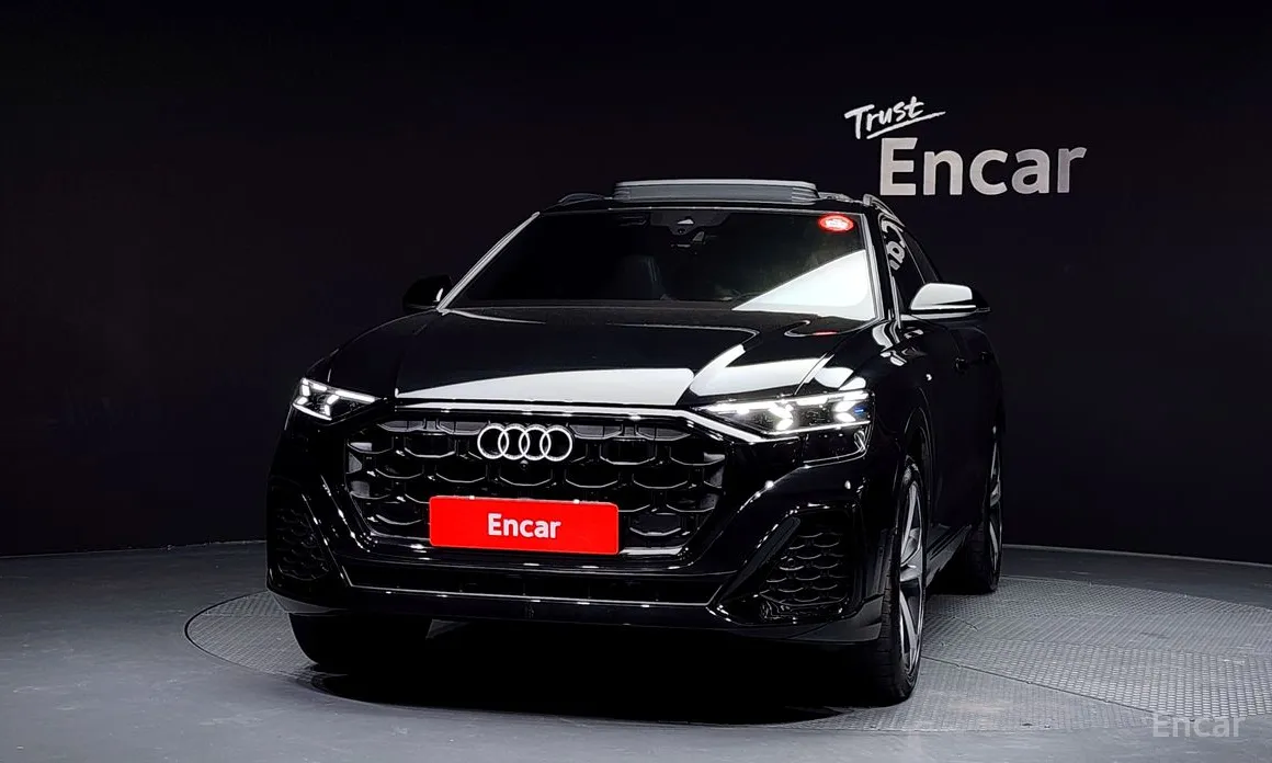 Фото 3 - Audi Q8