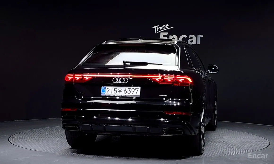 Фото 4 - Audi Q8