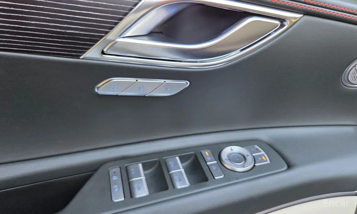 Фото 11 - Genesis GV80