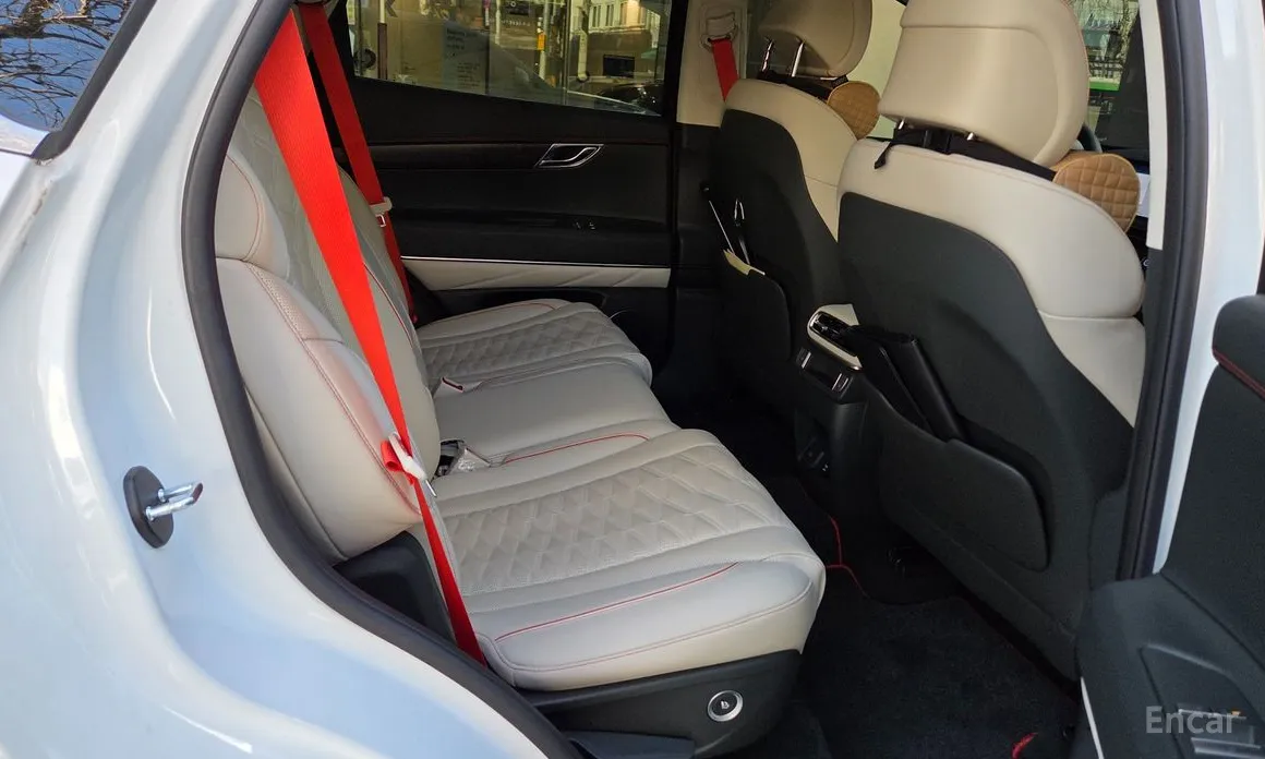 Фото 16 - Genesis GV80