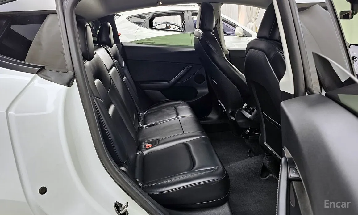 Фото 13 - Tesla Model Y