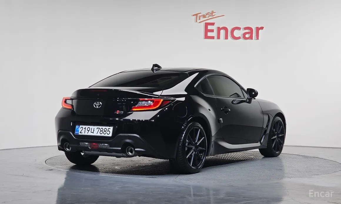 Фото 2 - Toyota 86