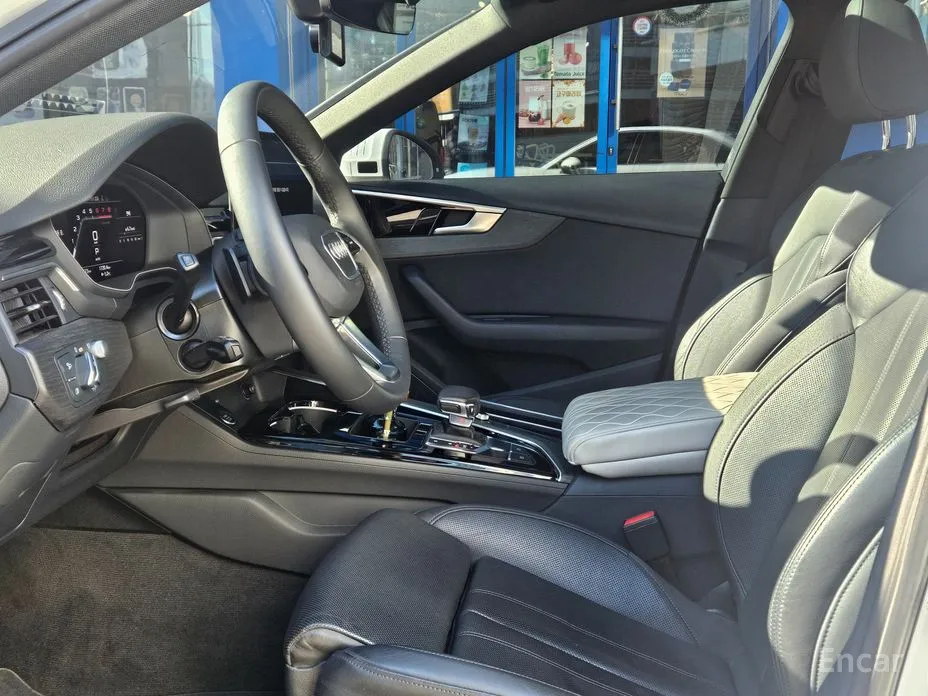 Фото 10 - Audi A4