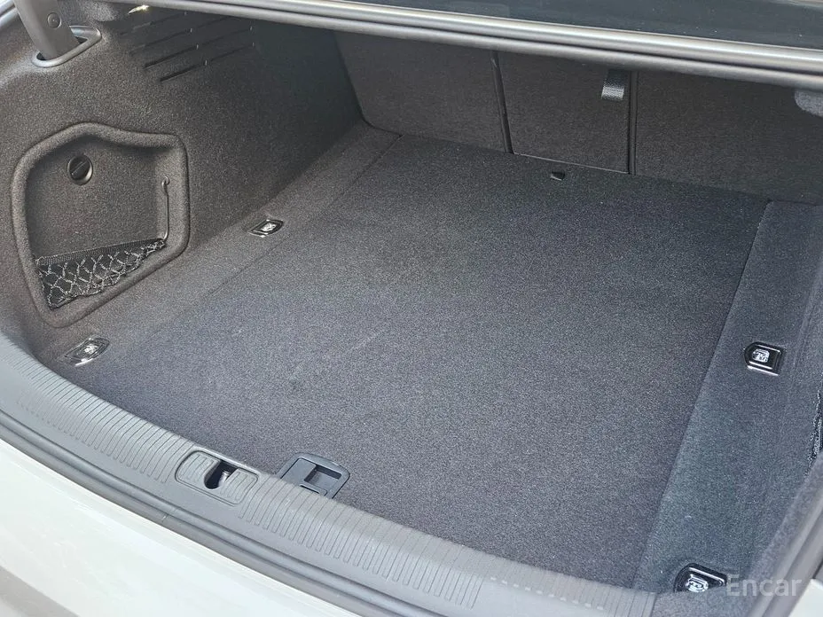 Фото 18 - Audi A4