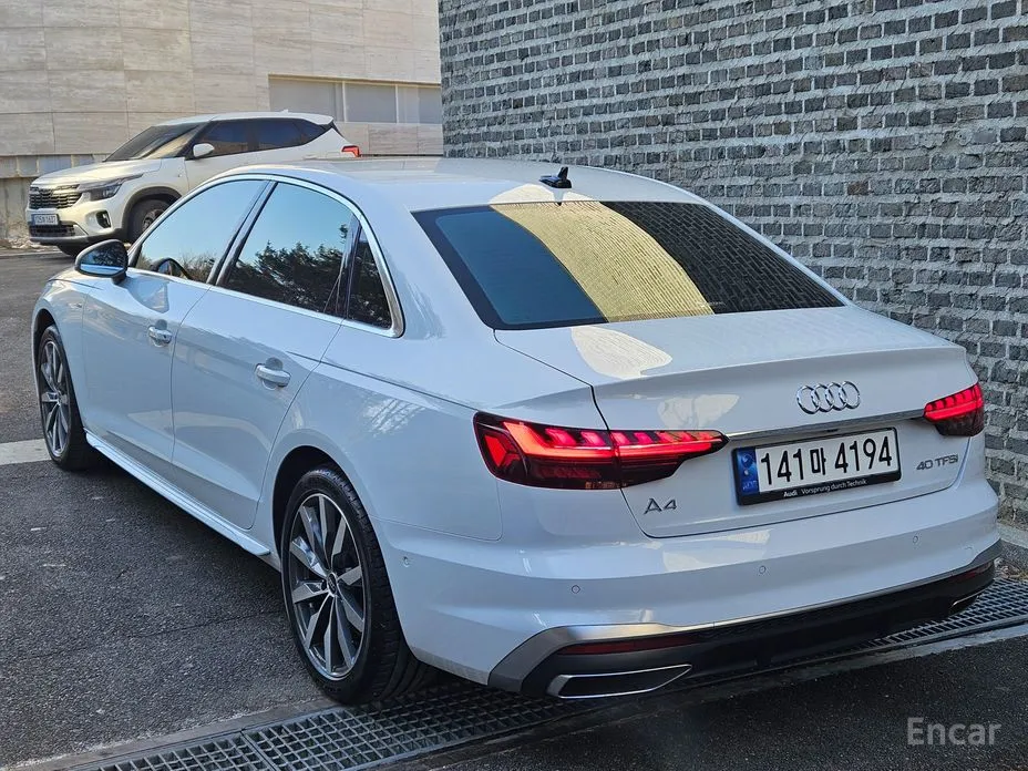 Фото 2 - Audi A4