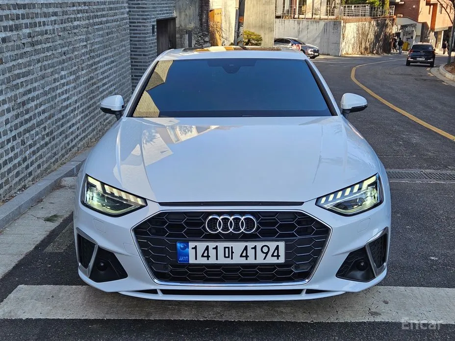 Фото 3 - Audi A4