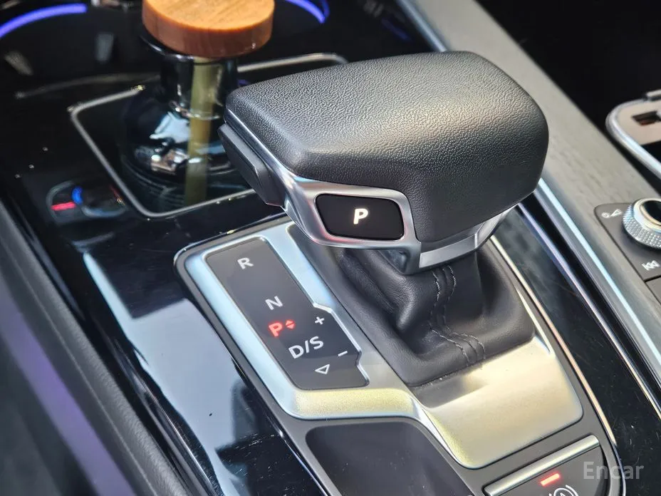 Фото 9 - Audi A4